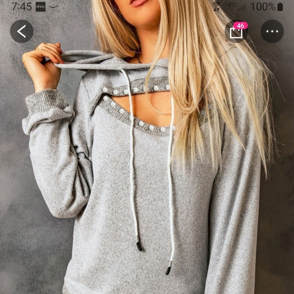 💜 New Gray Cutout Front Top - Picture 2 of 6